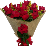 Buquê com 12 Rosas em uma Linda embalagem de Juta